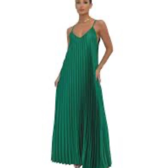 Bar III Dresses & Skirts - Bar III Green Pleated Maxi Dress